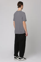 Carica l'immagine nel visualizzatore di Gallery, T-shirt girocollo in cotone
