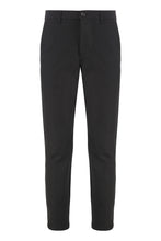 Carica l'immagine nel visualizzatore di Gallery, Pantaloni regular slim fit
