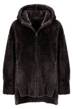 Carica l'immagine nel visualizzatore di Gallery, Cappotto reversibile in shearling
