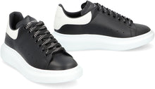 Carica l'immagine nel visualizzatore di Gallery, Sneakers oversize in pelle

