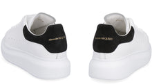 Carica l'immagine nel visualizzatore di Gallery, Sneakers oversize in pelle
