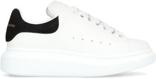 Carica l'immagine nel visualizzatore di Gallery, Sneakers oversize in pelle
