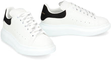 Carica l'immagine nel visualizzatore di Gallery, Sneakers oversize in pelle
