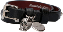 Carica l'immagine nel visualizzatore di Gallery, Bracciale in pelle con medaglione e teschio
