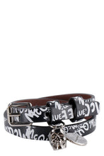Carica l'immagine nel visualizzatore di Gallery, Bracciale in pelle con medaglione e teschio
