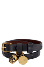 Carica l'immagine nel visualizzatore di Gallery, Bracciale in pelle con medaglione e teschio
