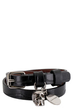 Carica l'immagine nel visualizzatore di Gallery, Bracciale in pelle con medaglione e teschio
