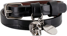 Carica l'immagine nel visualizzatore di Gallery, Bracciale in pelle con medaglione e teschio
