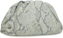 Carica l'immagine nel visualizzatore di Gallery, Pouch in pelle
