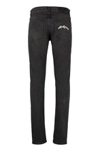 Carica l'immagine nel visualizzatore di Gallery, Jeans slim fit a 5 tasche
