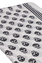 Carica l'immagine nel visualizzatore di Gallery, Foulard con intarsio teschio
