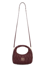 Load image into Gallery viewer, Hobo bag Wander in matelassé leather
