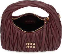 Load image into Gallery viewer, Hobo bag Wander in matelassé leather
