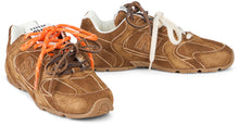 Carica l'immagine nel visualizzatore di Gallery, New Balance X Miu Miu - Sneakers 530 SL in pelle scamosciata
