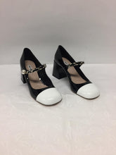 Load image into Gallery viewer, Patent leather pumps
