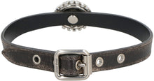 Carica l'immagine nel visualizzatore di Gallery, Choker in pelle con charm argentato e strass
