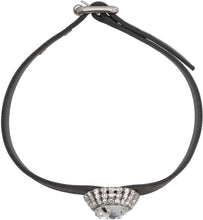 Carica l'immagine nel visualizzatore di Gallery, Choker in pelle con charm argentato e strass
