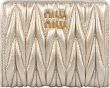 Load image into Gallery viewer, Quilted leather wallet
