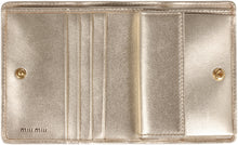 Load image into Gallery viewer, Quilted leather wallet
