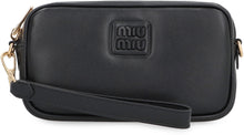 Carica l'immagine nel visualizzatore di Gallery, Clutch in pelle

