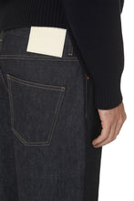 Carica l'immagine nel visualizzatore di Gallery, Cropped jeans

