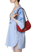 Load image into Gallery viewer, Ohval leather shoulder bag

