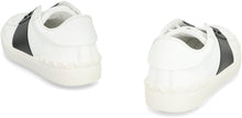 Carica l'immagine nel visualizzatore di Gallery, Valentino Garavani - Sneakers low-top Open in pelle
