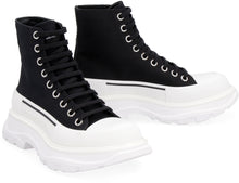 Carica l'immagine nel visualizzatore di Gallery, Stivaletti stringati Tread Slick
