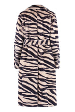Load image into Gallery viewer, Winnie vegan fur coat
