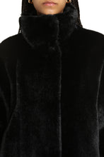 Carica l'immagine nel visualizzatore di Gallery, Cappotto Zendaya in ecopelliccia
