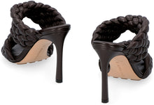 Carica l'immagine nel visualizzatore di Gallery, Mules The Curve in pelle
