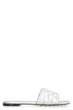 Load image into Gallery viewer, Flat Padded metallic leather sandals
