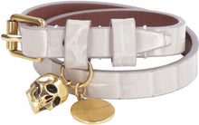 Carica l'immagine nel visualizzatore di Gallery, Bracciale Skull in pelle con targhetta logata
