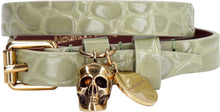 Carica l'immagine nel visualizzatore di Gallery, Bracciale Skull in pelle con targhetta logata
