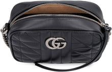 Carica l'immagine nel visualizzatore di Gallery, Camera-bag GG Marmont in pelle matelassé
