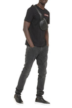 Carica l'immagine nel visualizzatore di Gallery, T-shirt girocollo in cotone
