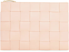 Carica l'immagine nel visualizzatore di Gallery, Pouch in pelle
