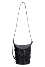 Carica l'immagine nel visualizzatore di Gallery, Borsa The Curve a secchiello in pelle
