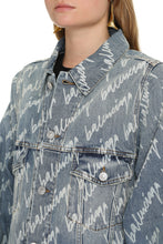 Carica l'immagine nel visualizzatore di Gallery, Giacca in denim slavato
