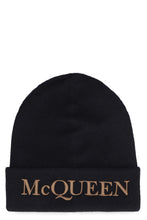 Carica l'immagine nel visualizzatore di Gallery, Cappello in maglia
