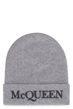 Carica l'immagine nel visualizzatore di Gallery, Cappello in maglia
