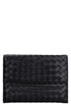 Carica l'immagine nel visualizzatore di Gallery, Pochette in pelle
