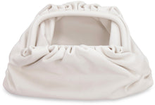Carica l'immagine nel visualizzatore di Gallery, Clutch Teen Pouch in pelle
