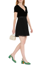 Carica l&#39;immagine nel visualizzatore di Gallery, Abito con gonna plissettata
