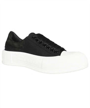 Carica l'immagine nel visualizzatore di Gallery, Sneakers Deck Plimsoll in tela
