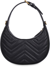 Carica l'immagine nel visualizzatore di Gallery, Mini-bag GG Marmont in pelle trapuntata
