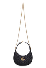 Carica l'immagine nel visualizzatore di Gallery, Mini-bag GG Marmont in pelle trapuntata
