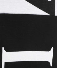 Carica l'immagine nel visualizzatore di Gallery, Sciarpa in maglia con logo
