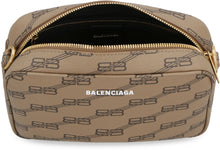 Carica l'immagine nel visualizzatore di Gallery, Camera bag Signature in tela spalmata
