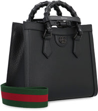 Carica l'immagine nel visualizzatore di Gallery, Borsa shopping piccola Gucci Diana in pelle
